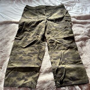Universal Thread Olive Cargo Pants